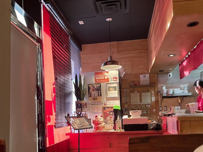 Ramen Fukumimi interior